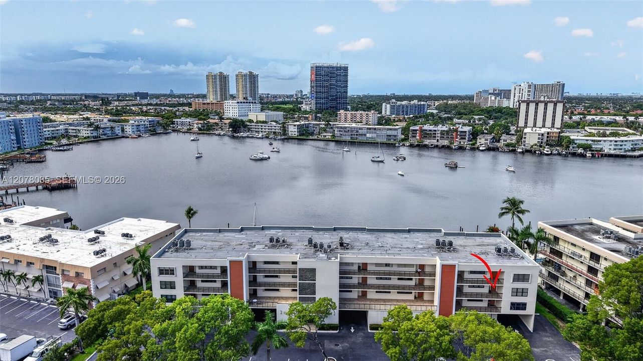 На продажу: $635,000 (2 спален, 2 ванн, 1840 Квадратных фут)