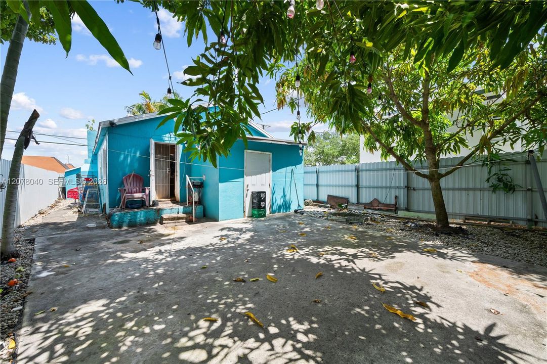 En Venta: $400,000 (2 camas, 1 baños, 833 Pies cuadrados)