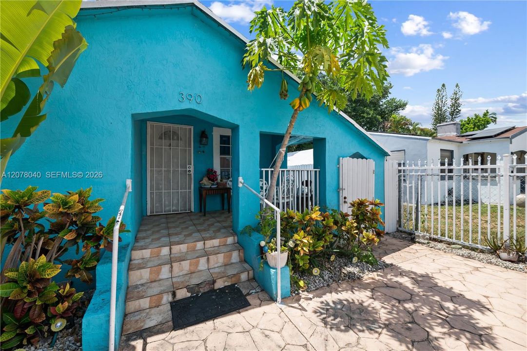 En Venta: $400,000 (2 camas, 1 baños, 833 Pies cuadrados)