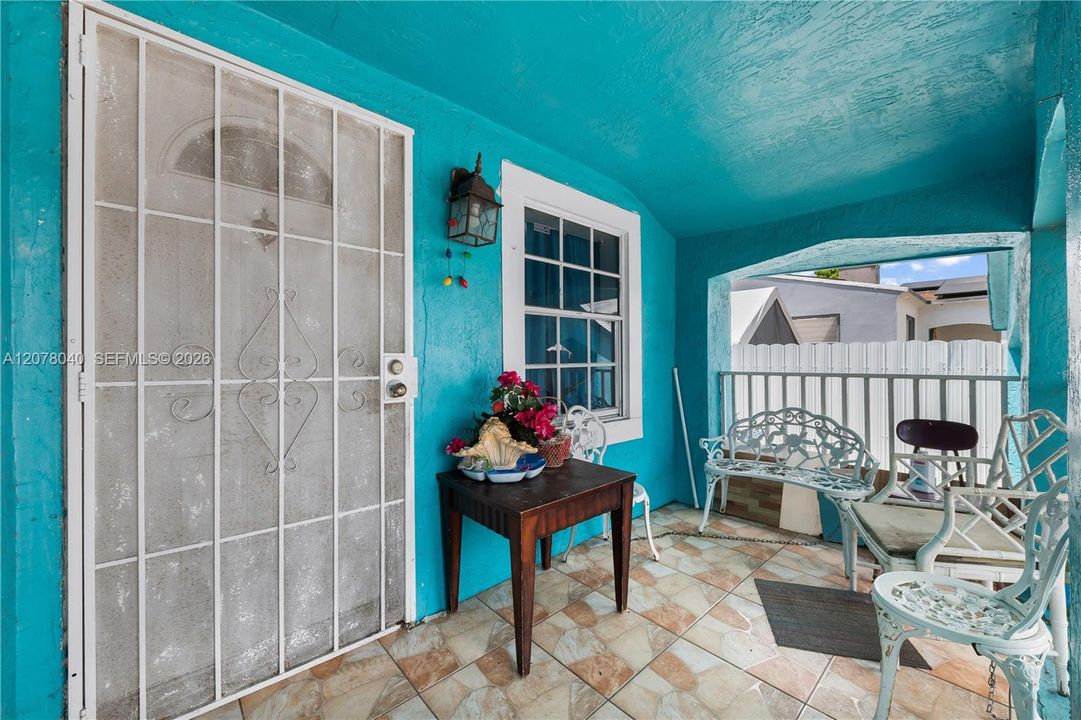 En Venta: $400,000 (2 camas, 1 baños, 833 Pies cuadrados)