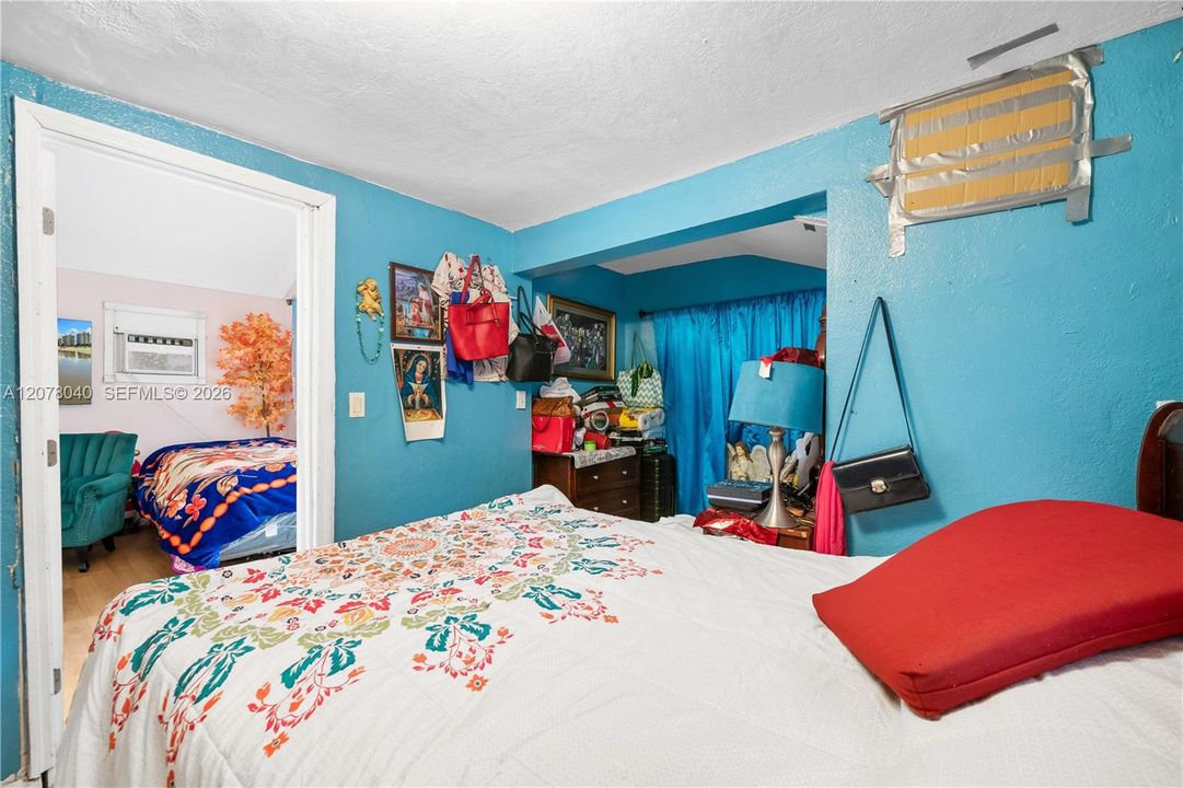 En Venta: $400,000 (2 camas, 1 baños, 833 Pies cuadrados)