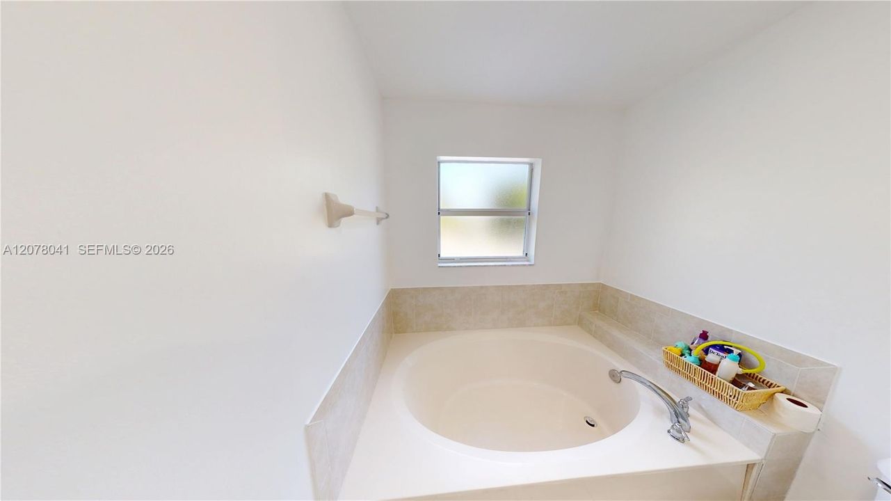 For Sale: $455,000 (3 beds, 2 baths, 1705 Square Feet)