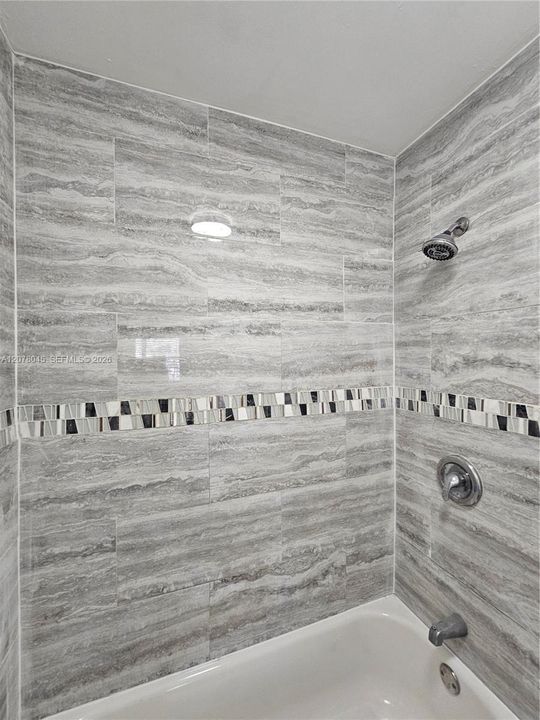 For Rent: $2,395 (3 beds, 2 baths, 980 Square Feet)