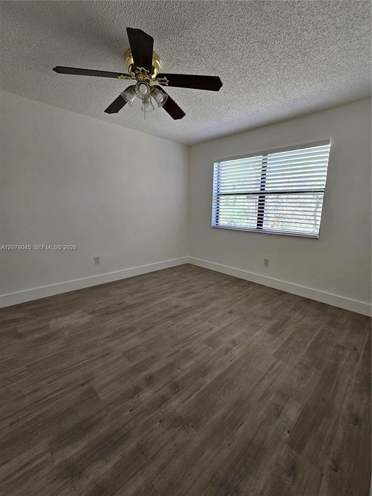 For Rent: $2,395 (3 beds, 2 baths, 980 Square Feet)