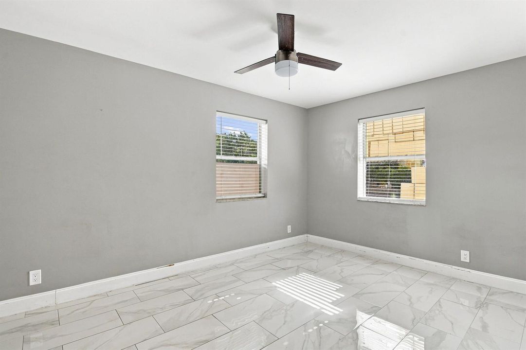 14-web-or-mls-1217%20W%2032nd%20St%20%28