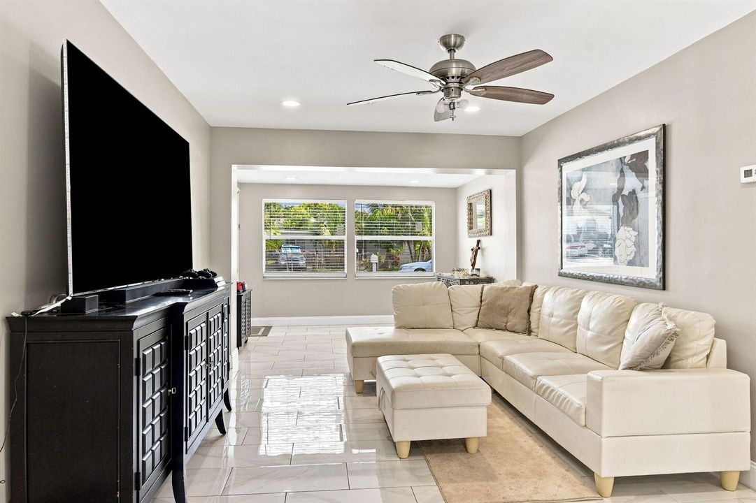 7-web-or-mls-1217-w-32nd-st-19-jpg