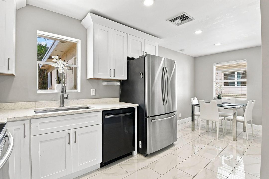 12-web-or-mls-1217%20W%2032nd%20St%20%28