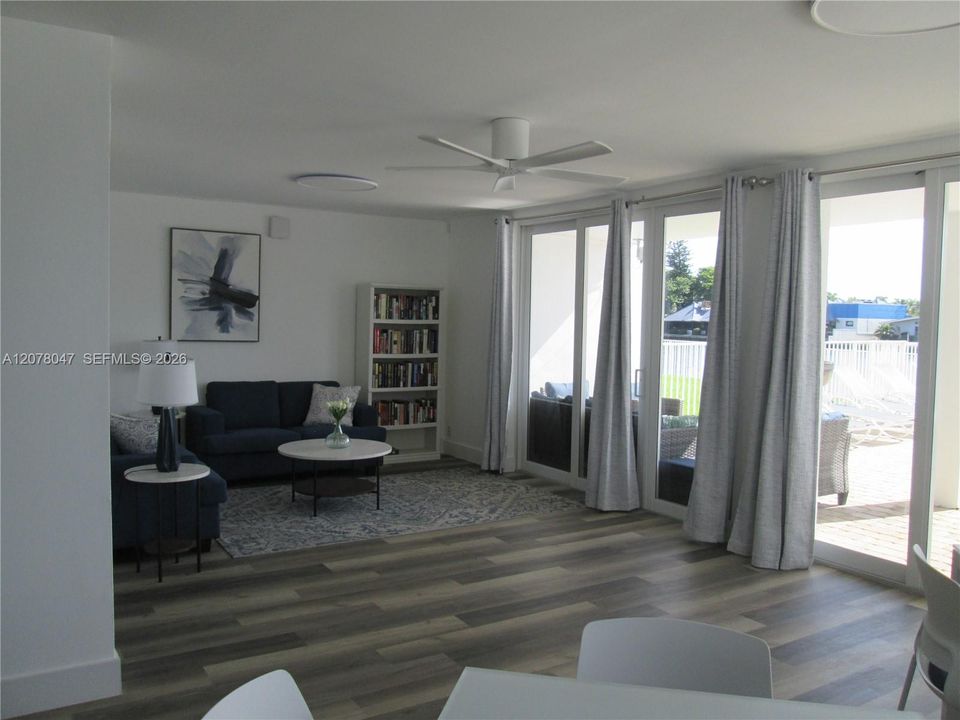 For Rent: $2,750 (2 beds, 2 baths, 1400 Square Feet)