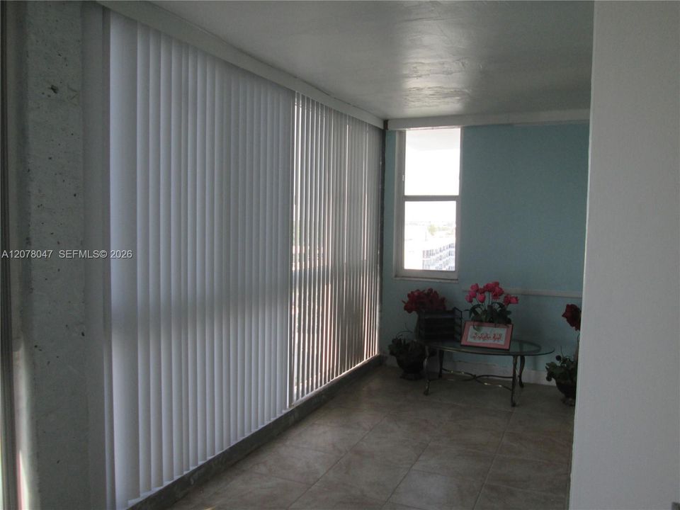 For Rent: $2,750 (2 beds, 2 baths, 1400 Square Feet)