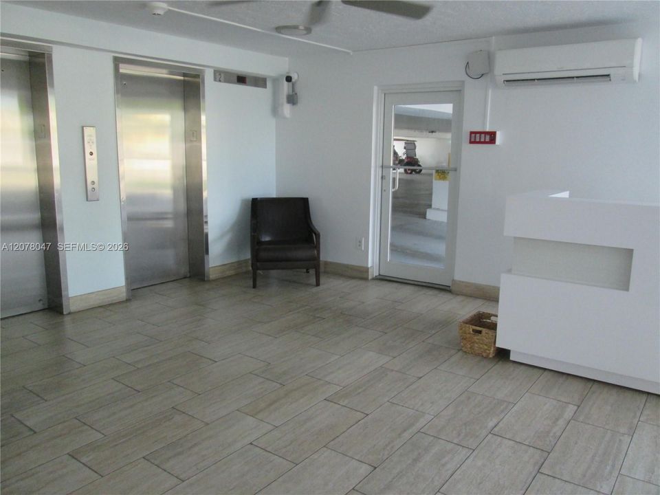 For Rent: $2,750 (2 beds, 2 baths, 1400 Square Feet)