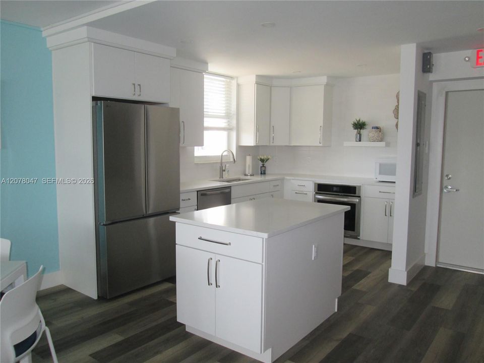 For Rent: $2,750 (2 beds, 2 baths, 1400 Square Feet)