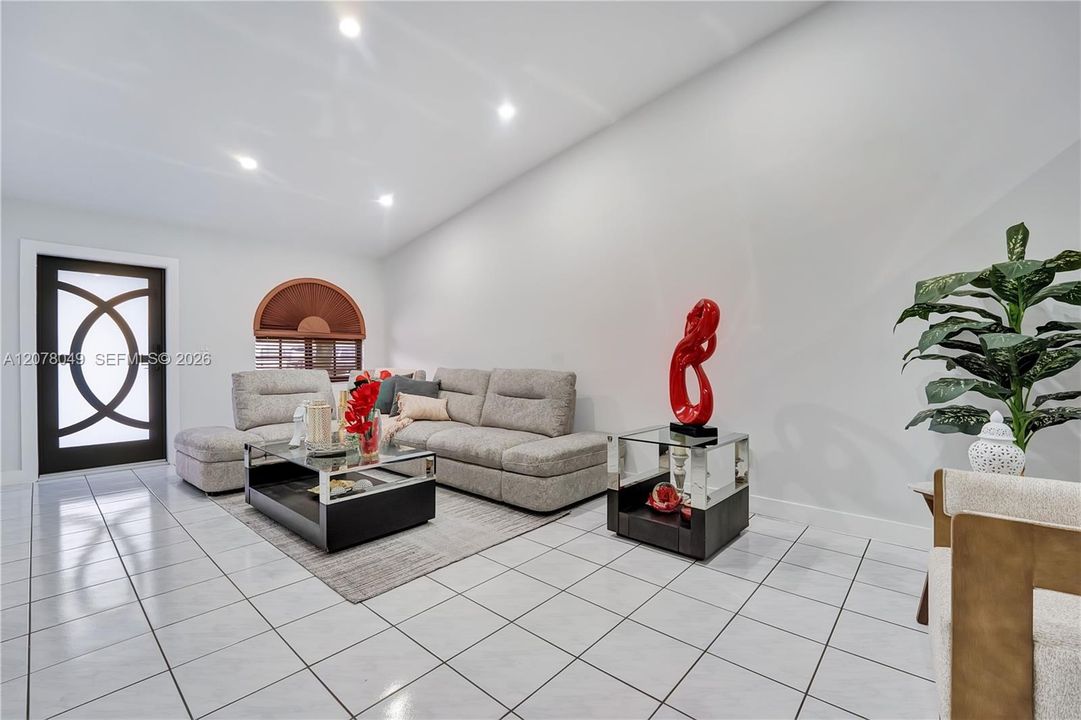 For Sale: $550,000 (3 beds, 2 baths, 1574 Square Feet)