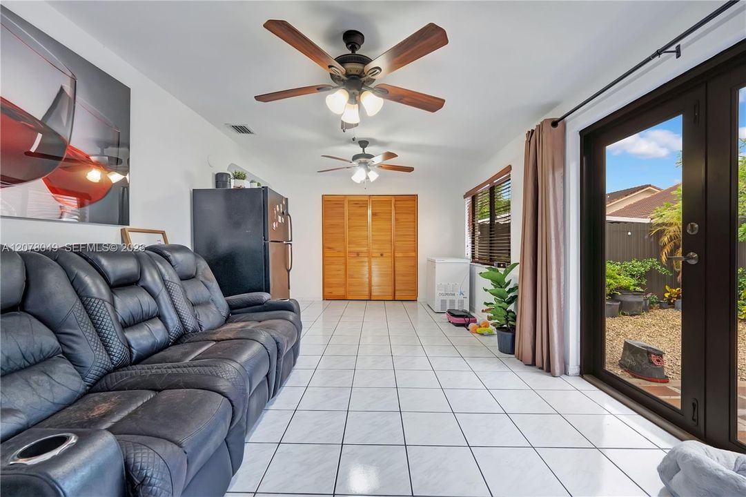 For Sale: $550,000 (3 beds, 2 baths, 1574 Square Feet)