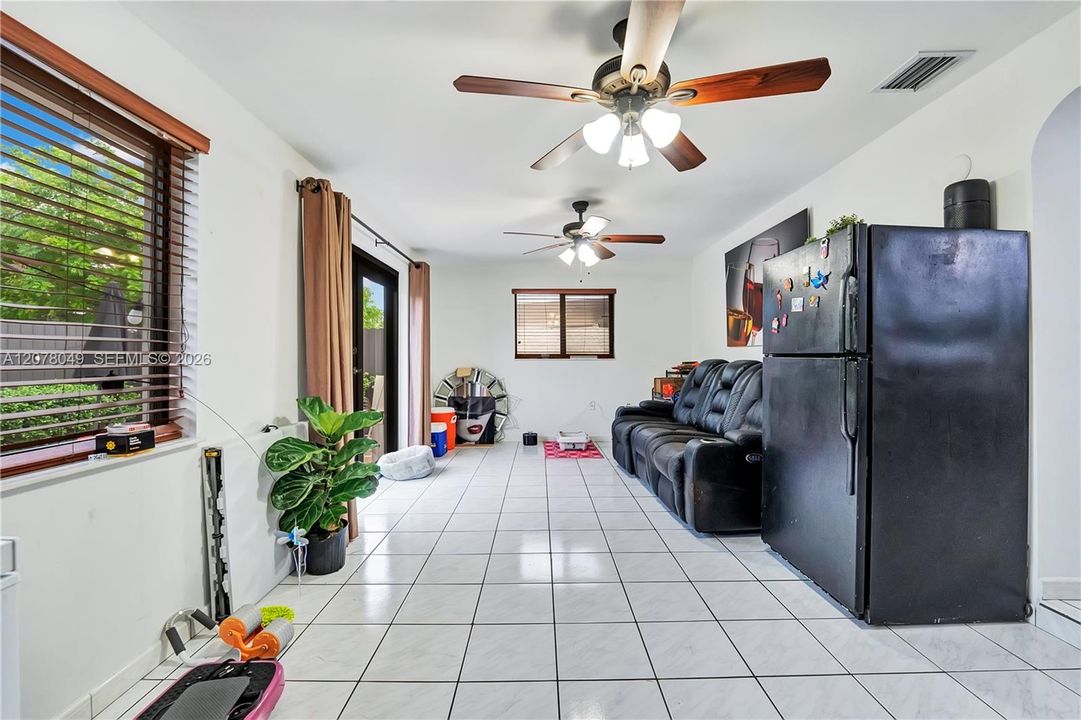 For Sale: $550,000 (3 beds, 2 baths, 1574 Square Feet)