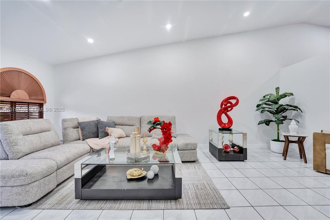For Sale: $550,000 (3 beds, 2 baths, 1574 Square Feet)