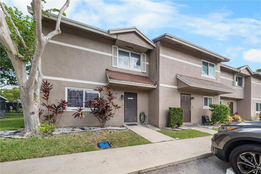 En Venta: $325,000 (2 camas, 2 baños, 1320 Pies cuadrados)