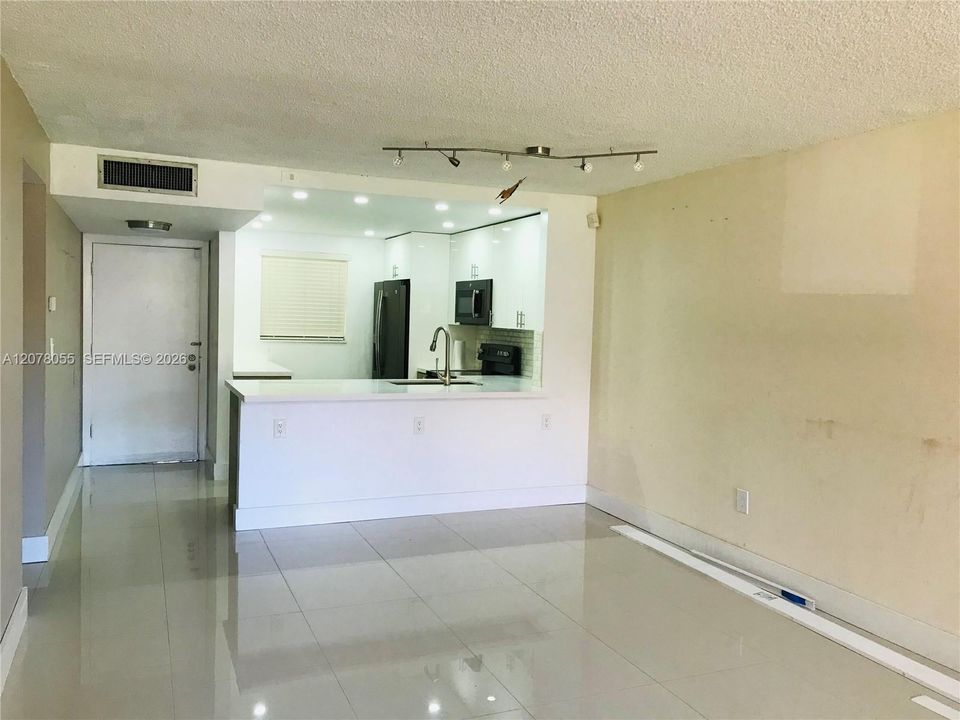 En Renta: $2,250 (2 camas, 2 baños, 936 Pies cuadrados)