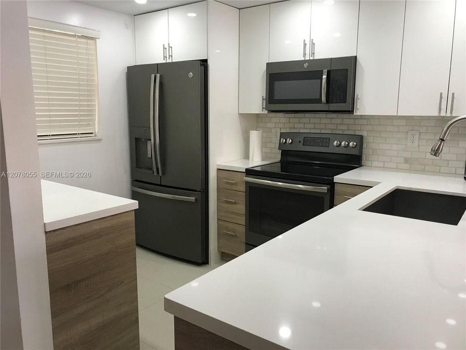 En Renta: $2,250 (2 camas, 2 baños, 936 Pies cuadrados)
