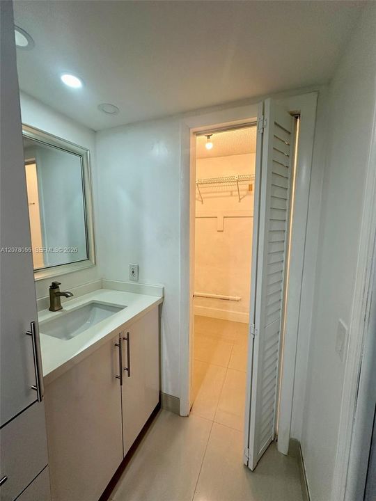 En Renta: $2,250 (2 camas, 2 baños, 936 Pies cuadrados)