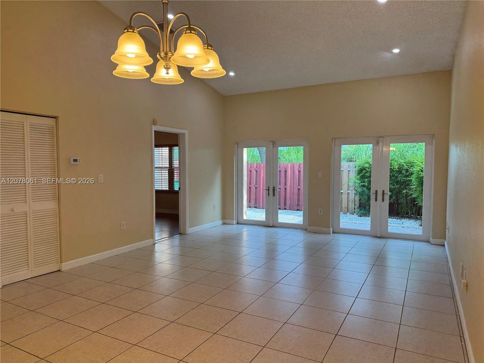 For Rent: $3,150 (3 beds, 2 baths, 1234 Square Feet)