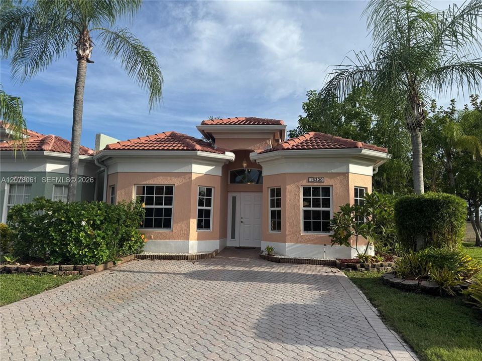For Rent: $3,150 (3 beds, 2 baths, 1234 Square Feet)