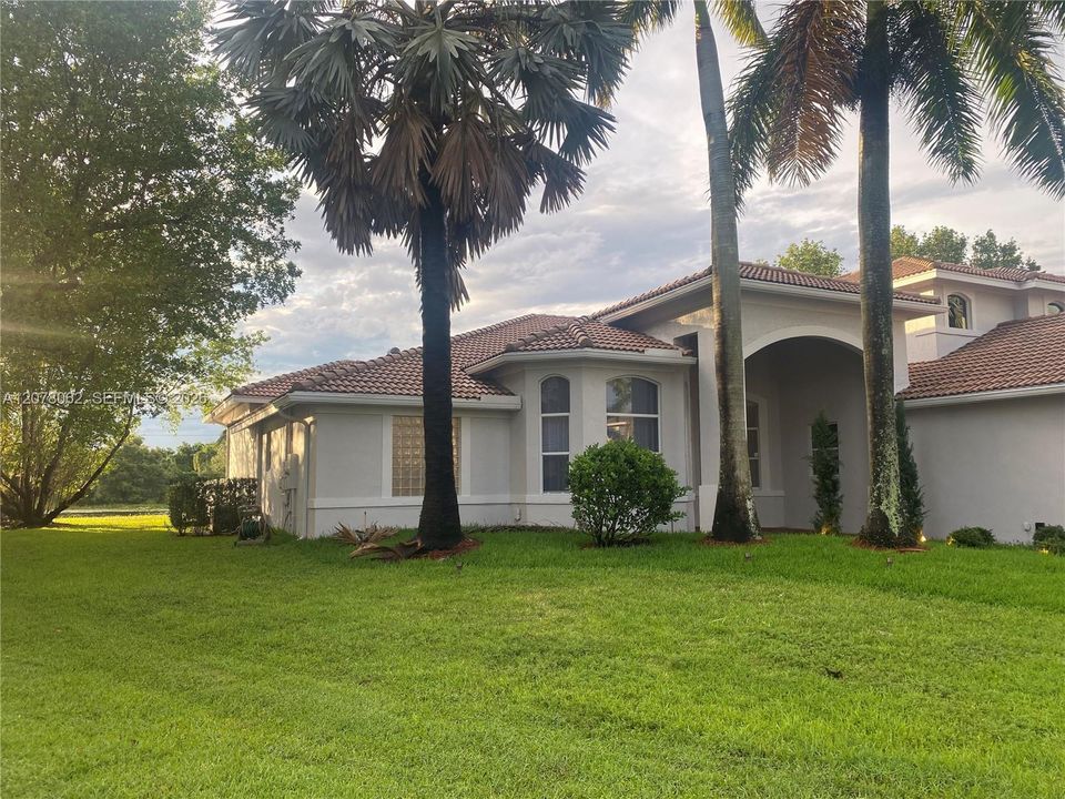 For Rent: $11,000 (6 beds, 5 baths, 4687 Square Feet)