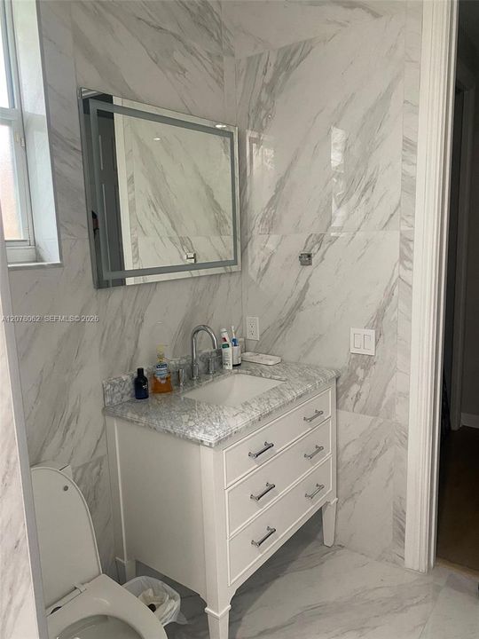 For Rent: $11,000 (6 beds, 5 baths, 4687 Square Feet)