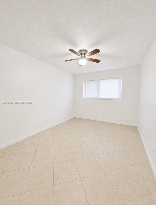 For Rent: $1,700 (1 beds, 1 baths, 2887 Square Feet)