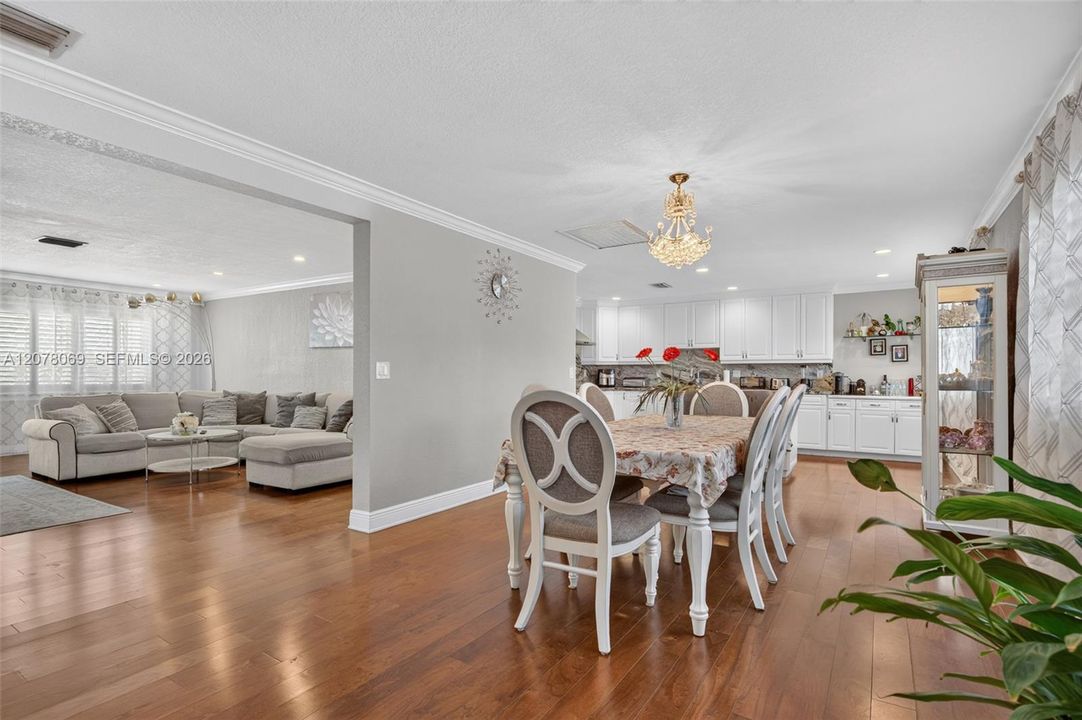 For Sale: $359,000 (3 beds, 2 baths, 1700 Square Feet)