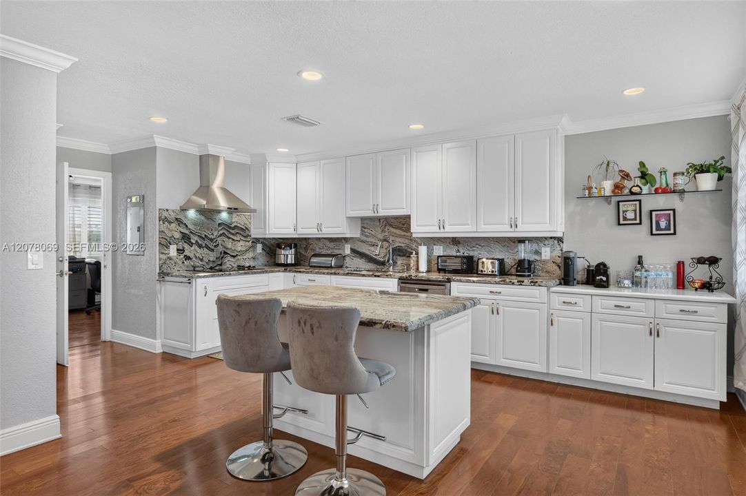 For Sale: $359,000 (3 beds, 2 baths, 1700 Square Feet)