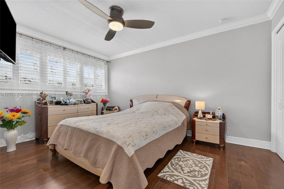 For Sale: $359,000 (3 beds, 2 baths, 1700 Square Feet)