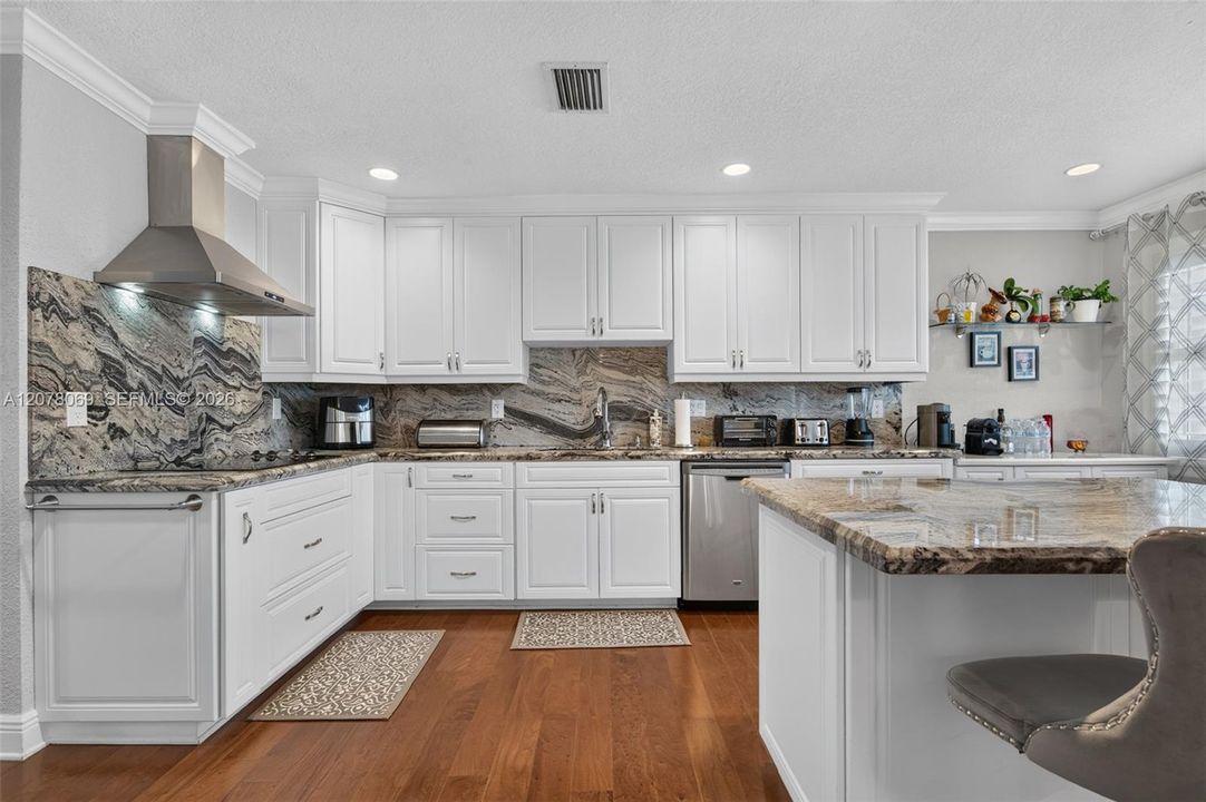For Sale: $359,000 (3 beds, 2 baths, 1700 Square Feet)