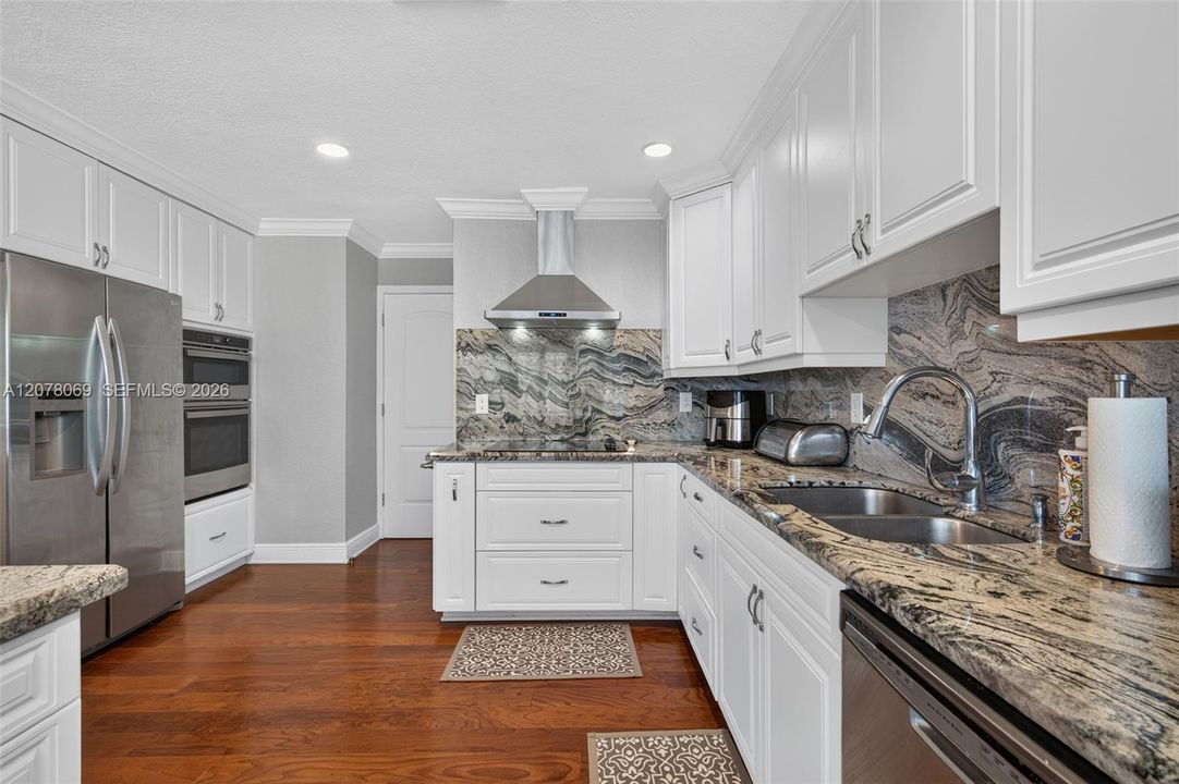 For Sale: $359,000 (3 beds, 2 baths, 1700 Square Feet)