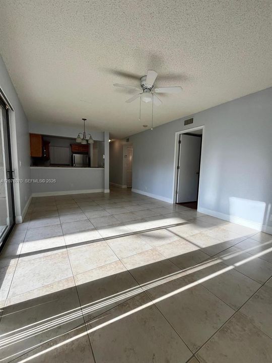 For Rent: $1,825 (2 beds, 2 baths, 904 Square Feet)