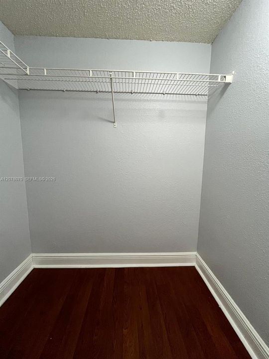 For Rent: $1,825 (2 beds, 2 baths, 904 Square Feet)