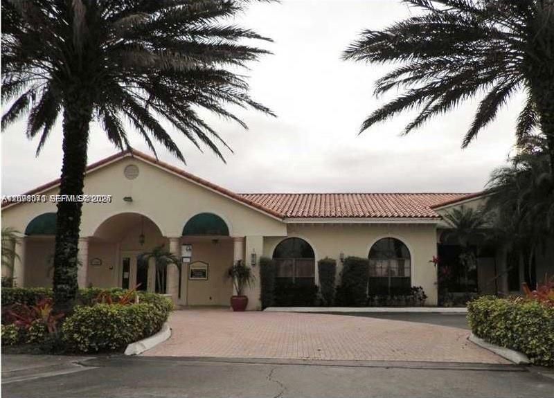 For Rent: $1,825 (2 beds, 2 baths, 904 Square Feet)