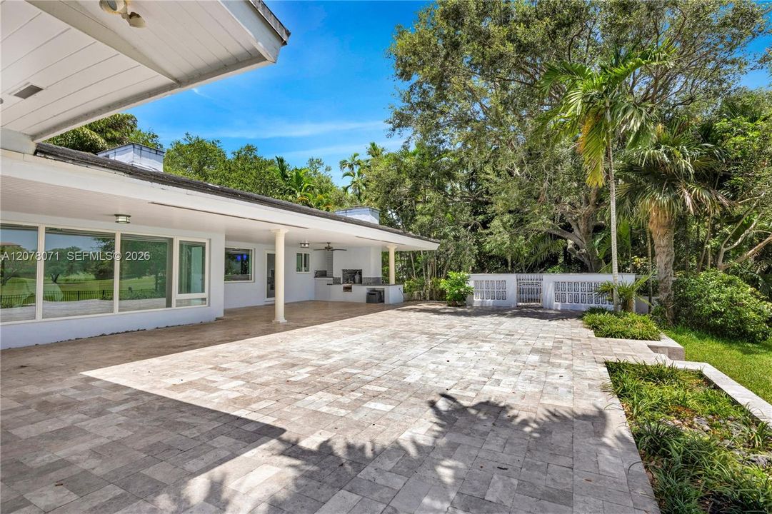 For Rent: $23,500 (5 beds, 5 baths, 4336 Square Feet)