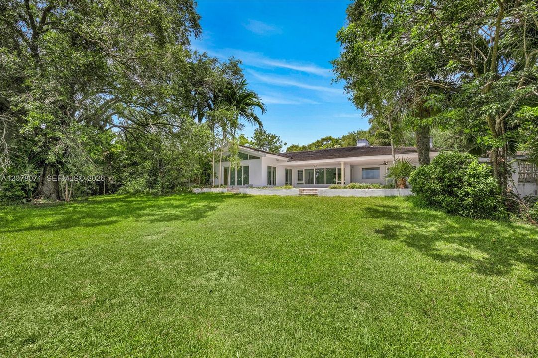 For Rent: $23,500 (5 beds, 5 baths, 4336 Square Feet)