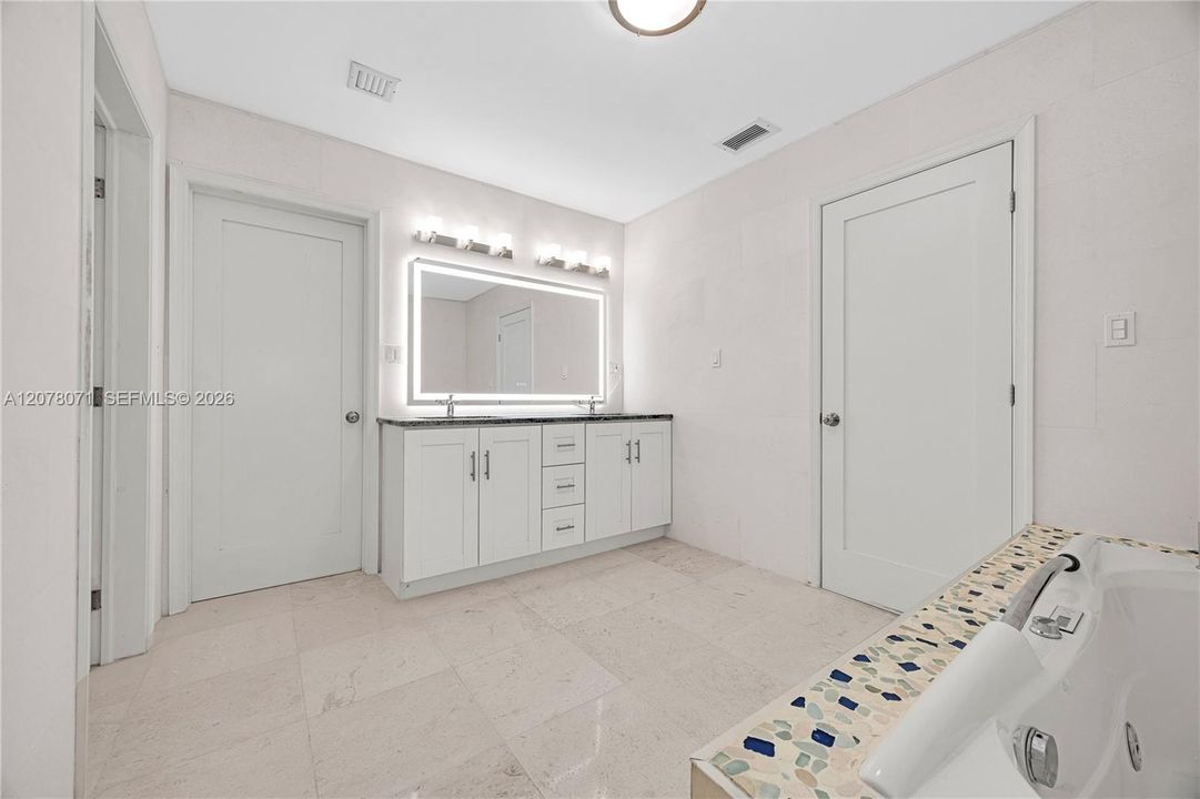 For Rent: $23,500 (5 beds, 5 baths, 4336 Square Feet)