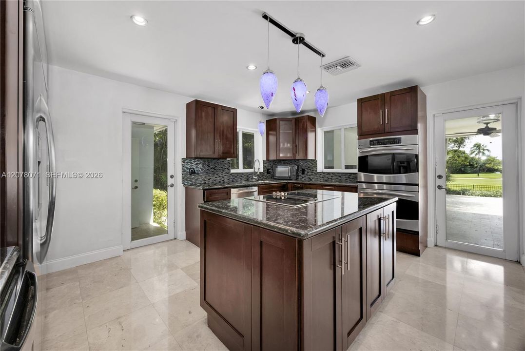 For Rent: $23,500 (5 beds, 5 baths, 4336 Square Feet)
