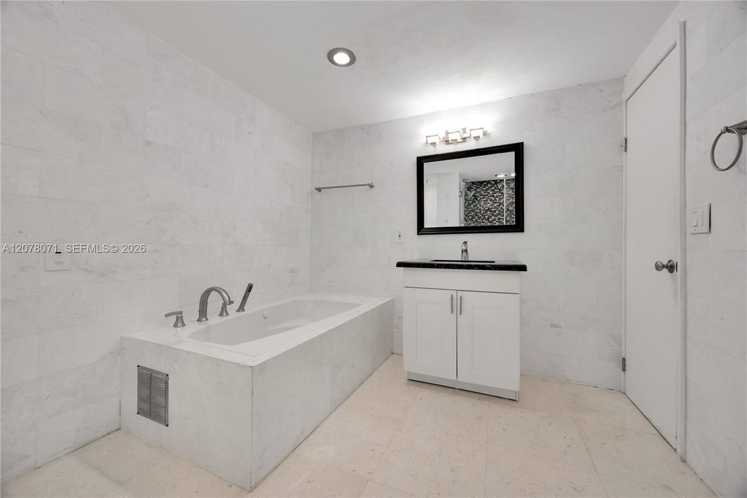 For Rent: $23,500 (5 beds, 5 baths, 4336 Square Feet)