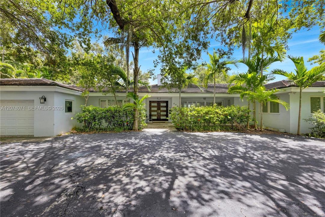For Rent: $23,500 (5 beds, 5 baths, 4336 Square Feet)