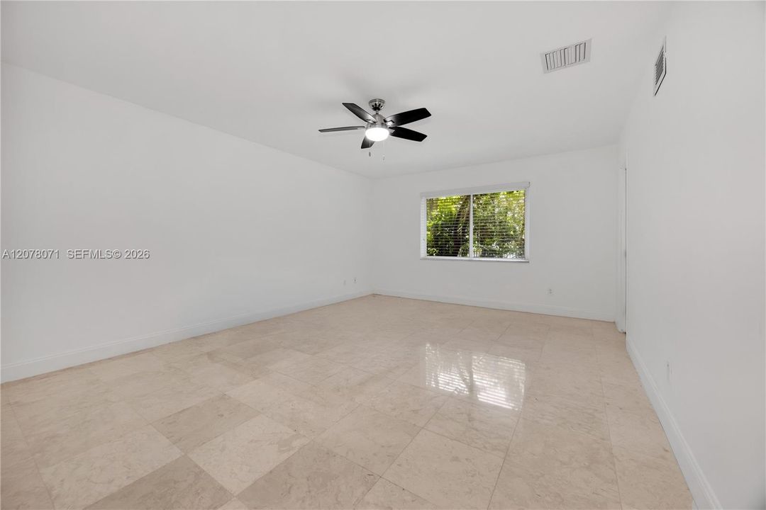For Rent: $23,500 (5 beds, 5 baths, 4336 Square Feet)