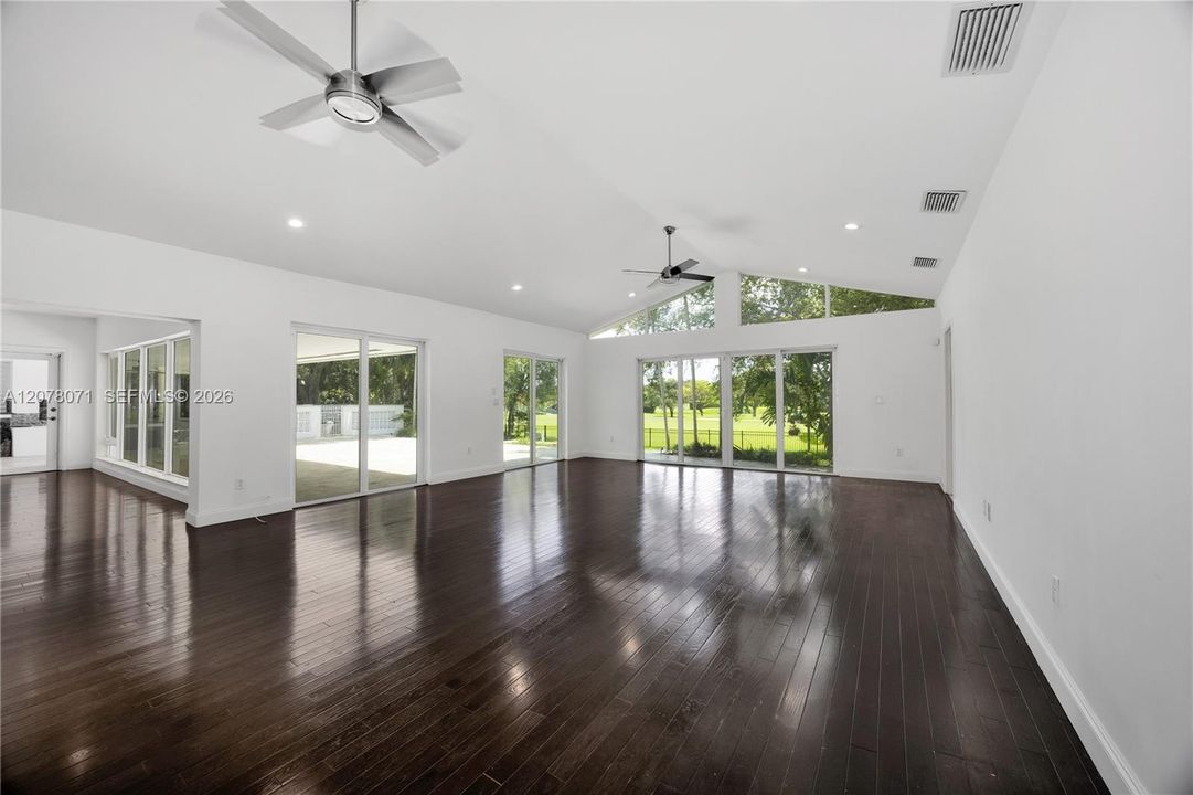 For Rent: $23,500 (5 beds, 5 baths, 4336 Square Feet)