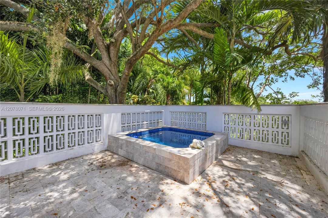 For Rent: $23,500 (5 beds, 5 baths, 4336 Square Feet)