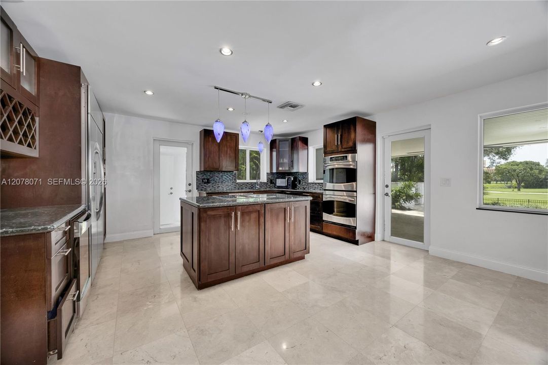 For Rent: $23,500 (5 beds, 5 baths, 4336 Square Feet)