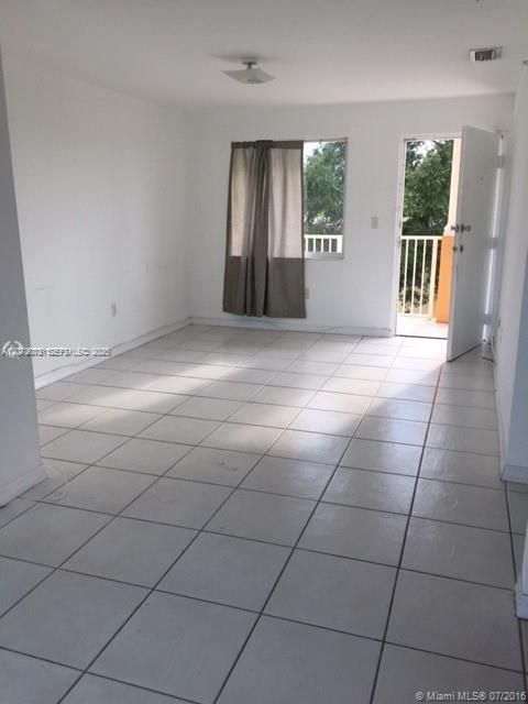 For Rent: $1,750 (1 beds, 1 baths, 570 Square Feet)