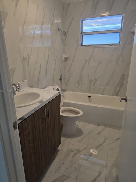 For Rent: $3,000 (3 beds, 2 baths, 1400 Square Feet)