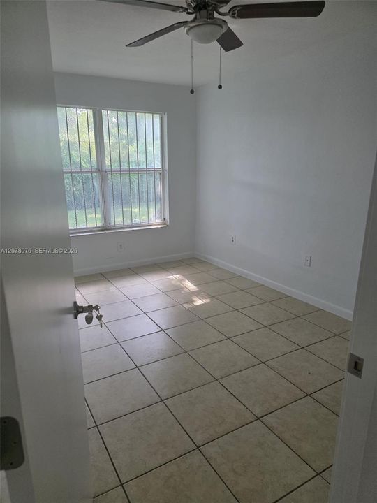 For Rent: $3,000 (3 beds, 2 baths, 1400 Square Feet)