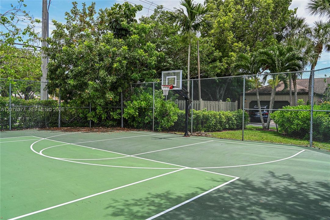 Basketball / Tennis Court